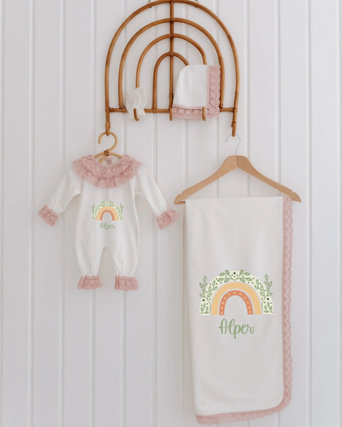 Gökkuşağı Tasarımları - Dantelli Hastane Çıkış Seti