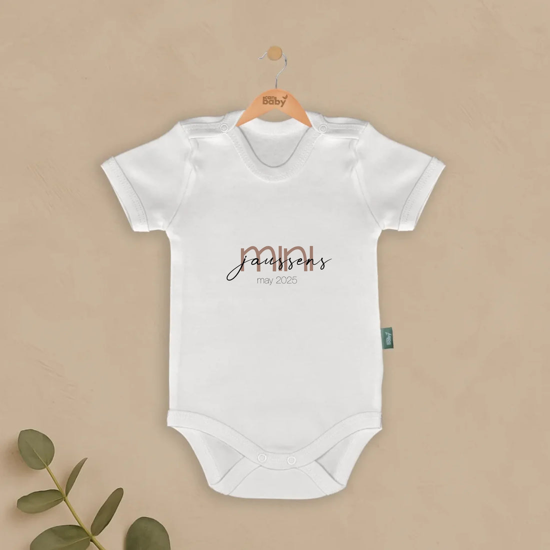 Yazımsal Tasarımlar - İsimli Bebek Zıbın, beyaz üzerine yazılı tasarımlı yenidoğan zıbını, Can Baby koleksiyon ürünü.